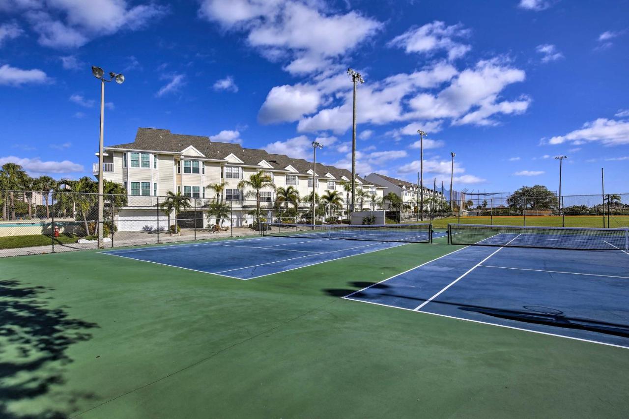 St Pete Condo With Heated Pool - Less Than 1 Mi To Beach! St. Pete Beach Eksteriør bilde