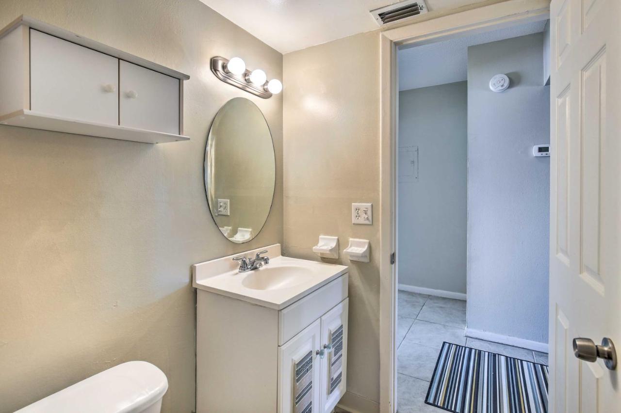 St Pete Condo With Heated Pool - Less Than 1 Mi To Beach! St. Pete Beach Eksteriør bilde